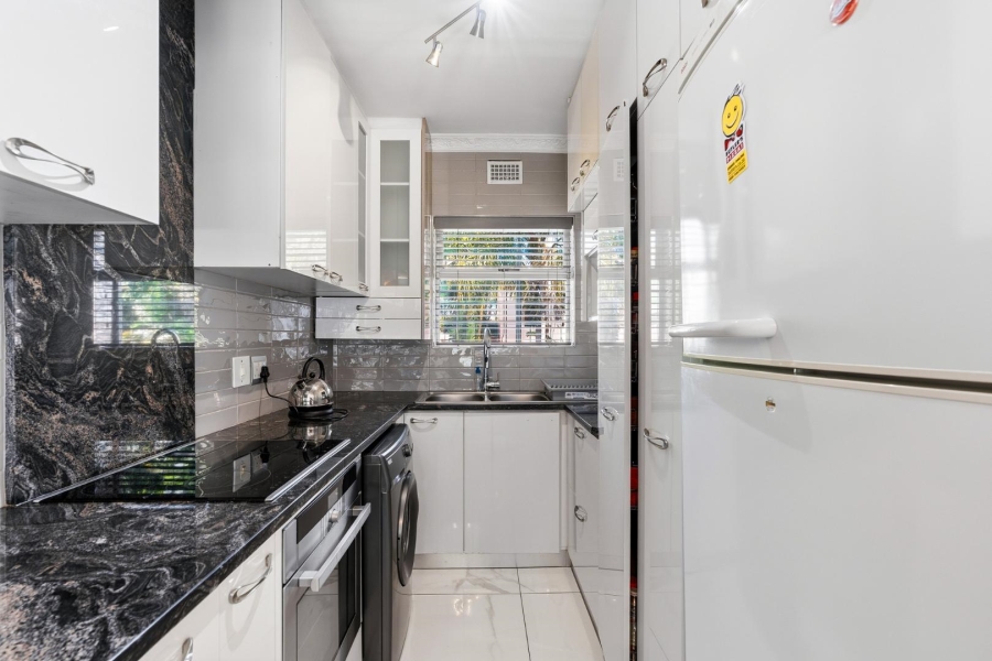 2 Bedroom Property for Sale in Sea Point Western Cape